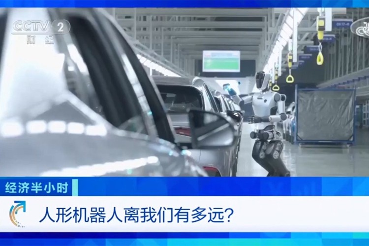 中央电视台《经济半小时》栏目对okooo机器人的专题报道
